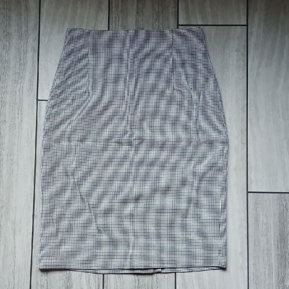 Tahari ASL Black and White Checkered Pencil Skirt